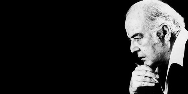 Samuel Barber pensante con penna