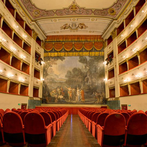 palco e sipario dipinto teatro persio flacco volterra